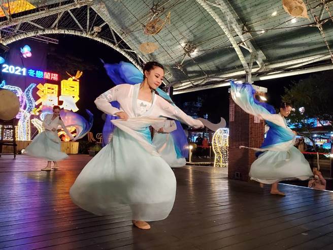 2021冬恋兰阳温泉季12月3日起登场，今天宜兰县政府为温泉季暖场，邀请全国乡亲蒞临礁溪参加温泉季。（宜兰县政府提供／李忠一宜兰传真）