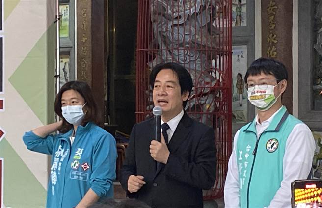 副總統賴清德16日到中市均安宮，參加「4個不同意，台灣更有力」公投說明會宣講。（陳淑芬攝）