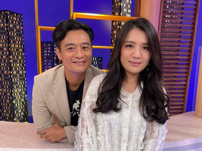 林佑星与老婆小妏。（卫视中文台提供）