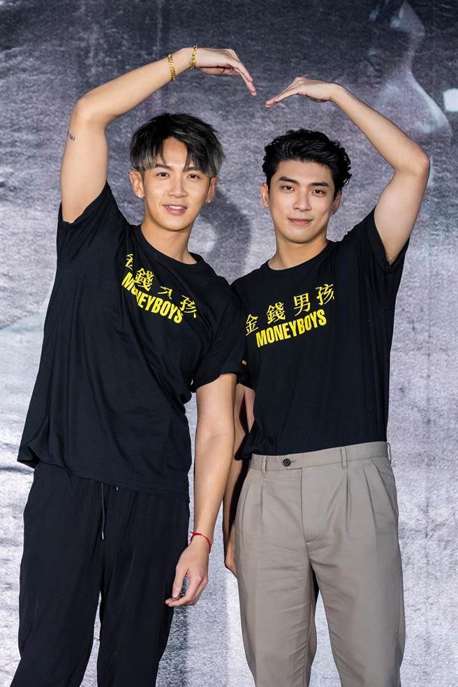 柯震東(左)和林哲熹出席首映會。(可樂電影提供)