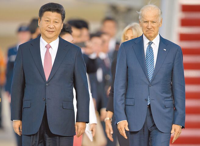 眾所矚目的「拜習會」預定今天上午8時45分舉行，美國總統拜登與中國國家主席習近平以視訊進行會談。在美中尖銳對立的局勢下，此次峰會料難獲得共識。（美聯社）