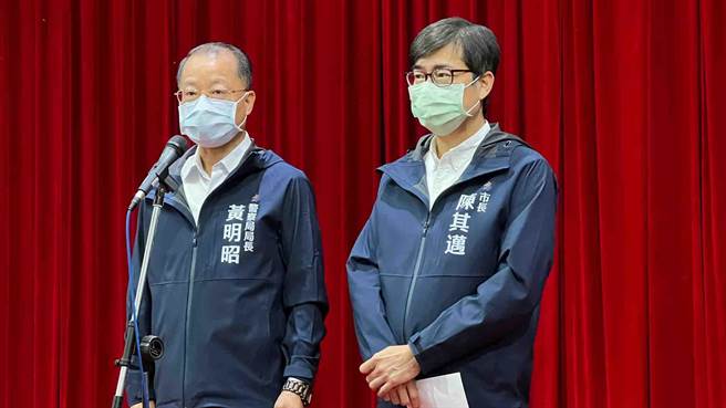 高市警局長黃明昭今（17）日強調，若涉及到暴力或者砸店、砸車、聚眾鬥毆案件，警方一定會嚴格執法。市長陳其邁也撂狠話，對於任何形式犯罪行為，都會從重從嚴徹查。（柯宗緯攝）