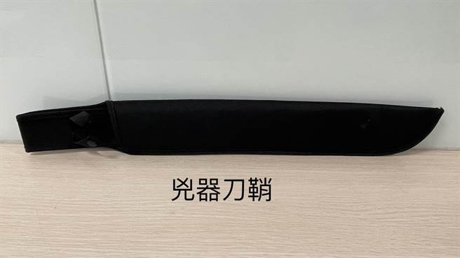 北市串烧店员工遭砍伤，信义警迅速逮2嫌到案。(林郁平翻摄)