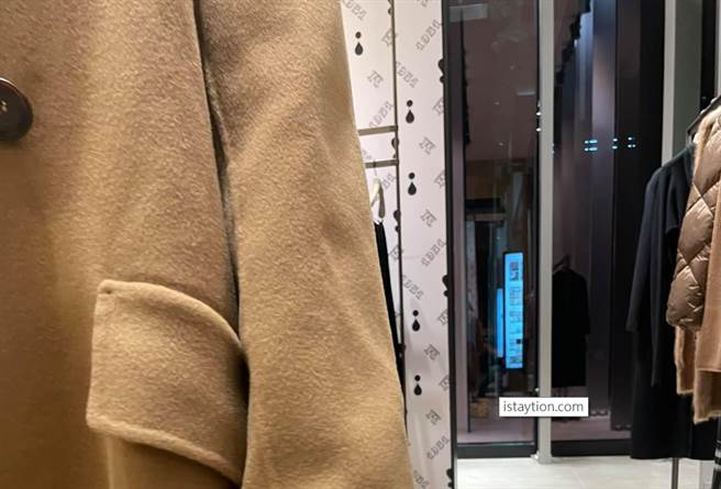 陆籍熊女贵妇疑7万元大衣遭调包，退货遭拒掀起轩然大波，业者发声明回应驳斥。（图／翻摄自爆料公社）