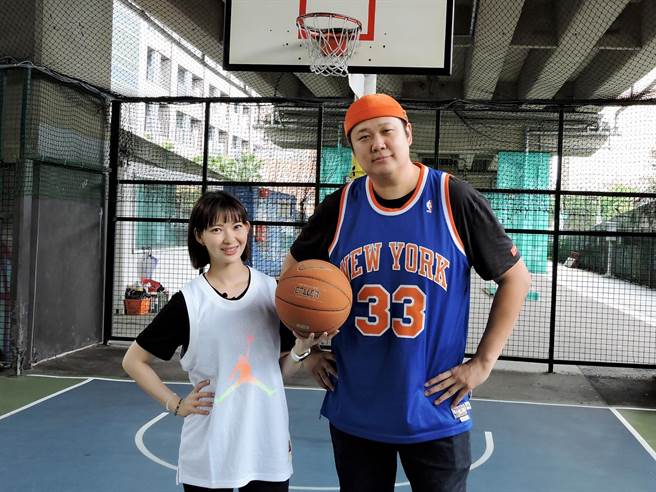 俞西潔(左)與哈孝遠拍攝HBL主題短片。（東森提供）