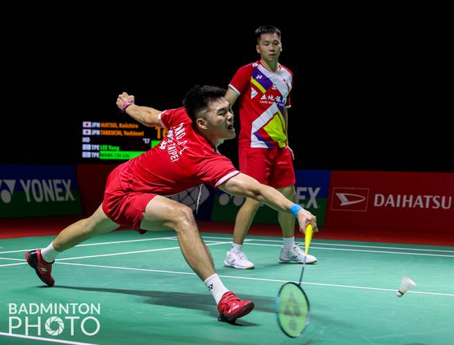 王齐麟（前）、李洋（后）在印尼大师赛男双进入8强。（资料照／Badminton Photo提供）