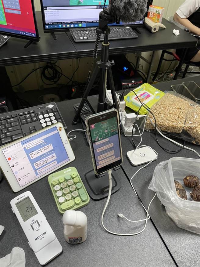 台南市警六分局破获LINE线上直播博弈网站。（读者提供／洪荣志台南传真）