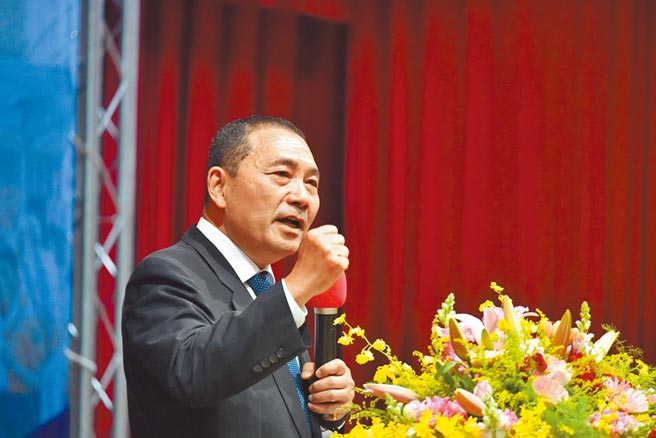 面对街头暴力频传，新北市长侯友宜握拳向暴力犯罪宣战。（王扬杰摄）