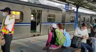 台鐵區間車進彰化站冒煙 列車長秒疏散300餘名旅客