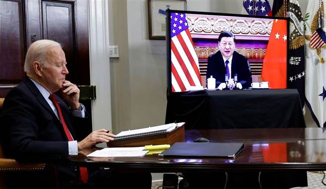 美国总统拜登美国时间15日在白宫和中国大陆国家主席习近平举行了视讯峰会。 （路透）