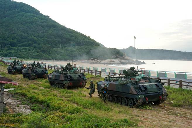報告點名台灣長期國防預算過低，加上共軍封鎖下關鍵資源儲備量過低，恐成台灣最大挑戰。圖為台灣漢光反登陸軍演。(圖/中央社)