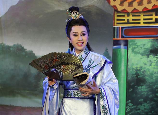 新竹光临艺术节倒数第2场户外公演将在20日于普天宫登场，此次并由当家无敌小生孙翠凤领衔演出经典剧码「刘全进瓜」。（新竹市政府提供／陈育贤新竹传真）