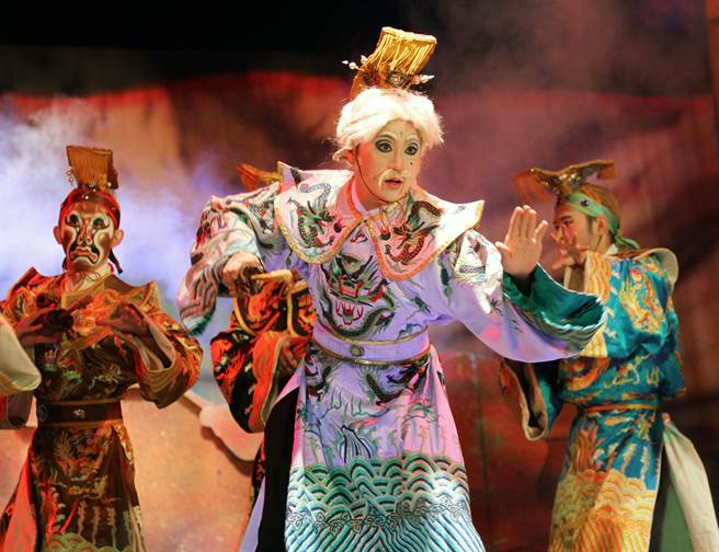 新竹光临艺术节倒数第2场户外公演将在20日于普天宫登场，此次并由明华园演出经典剧码「刘全进瓜」。（新竹市政府提供／陈育贤新竹传真）