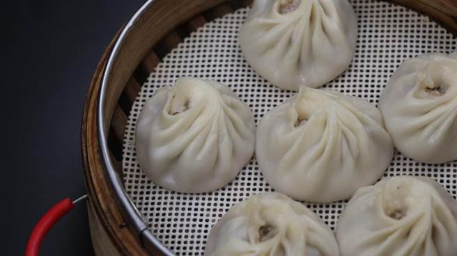 小笼包该菜品起源于北宋，之后在江南地区发扬光大；属于浙江省的特色小吃之一。（图朱明甫摄）