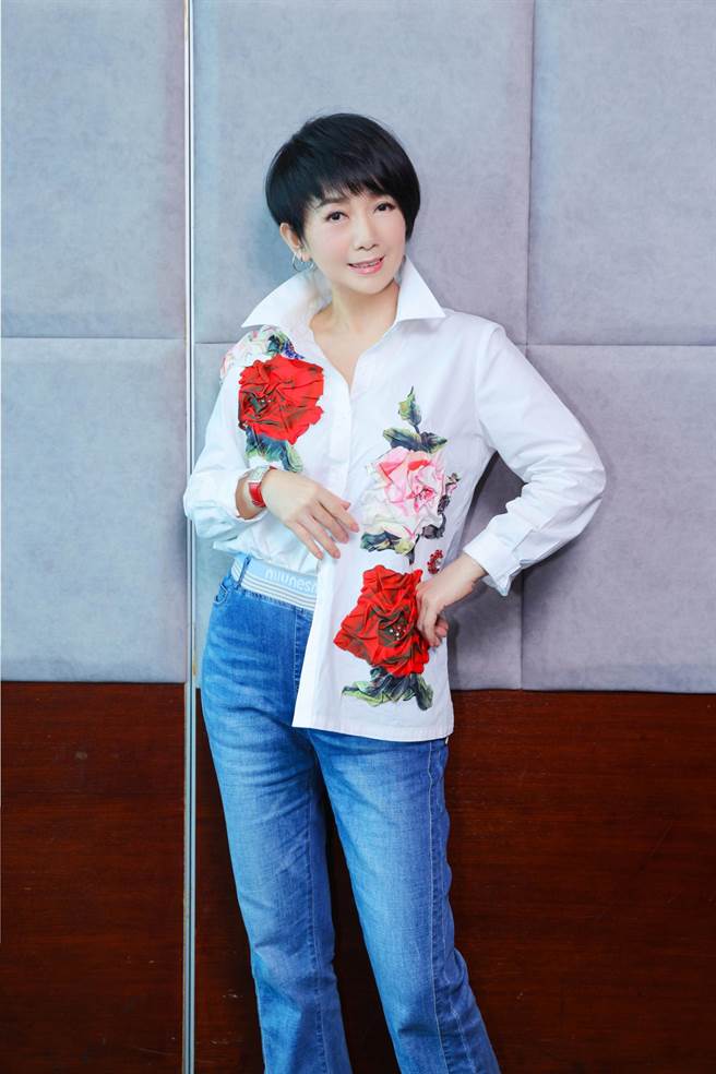 周思洁将于12月推出《人生地下铁》线上付费课程。（莱格悠提供）