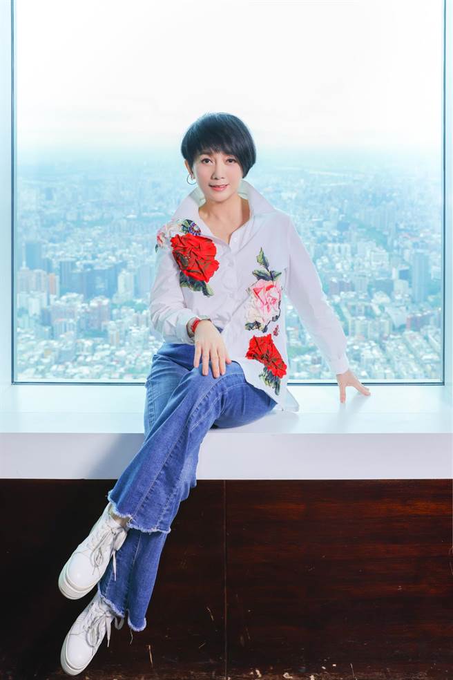 周思洁将于12月推出《人生地下铁》线上付费课程。（莱格悠提供）