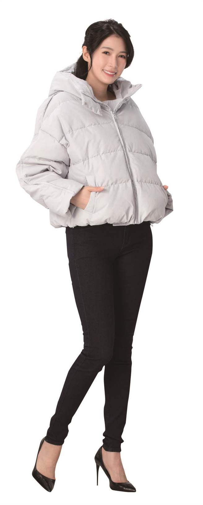 保暖、抗涨商机发烧，远东SOGO台北店周年庆服饰买气弹跳。（SOGO提供）