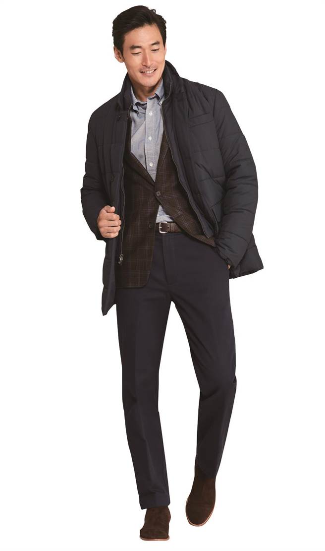 SOGO復兴馆Brooks Brothers科技羽绒保暖大衣，原价1万9900元、特价8950元，4.4折，限量10件。（SOGO提供）