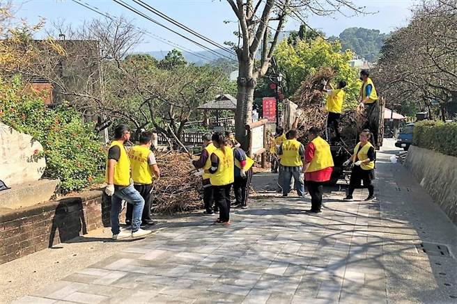 梅山乡公所避免再额外增加清洁队员负担，申请地检署劳动人力相助。（梅山乡公所提供／张亦惠嘉县传真）
