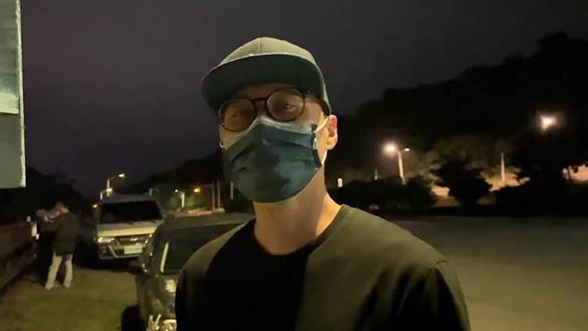 中科院18日晚间在台东县成功镇试射飞弹，目击民眾直呼太酷了。（民眾提供／蔡旻妤台东传真）