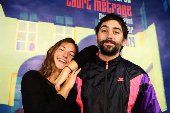 《仰望星空的少年》双导演芬妮莉雅塔德（左）与杰瑞米托鲁伊。（海鹏影业提供）