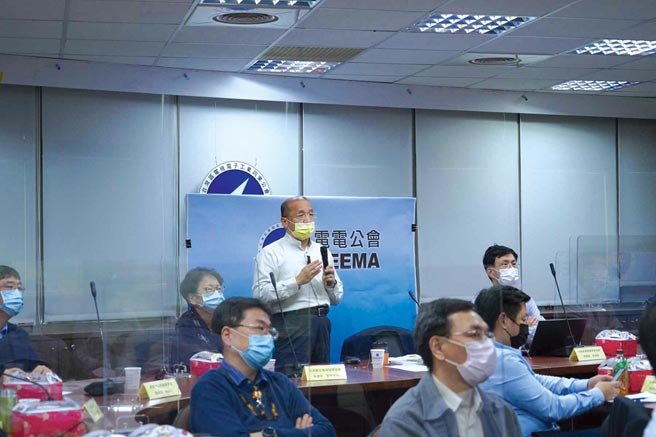 电电公会资讯安全暨生态系统委员会的主任委员詹东义致词。图／电电公会提供