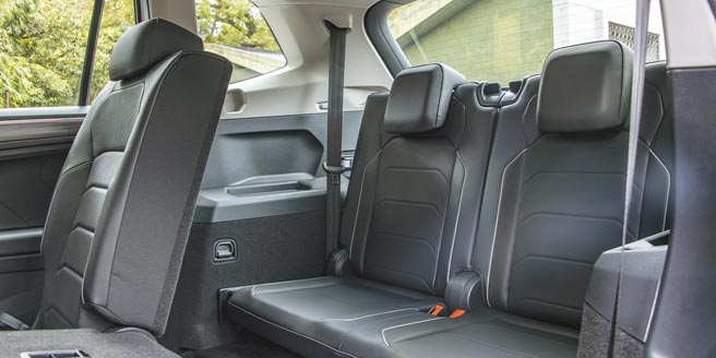 6.實測第三排座椅適合160cm以下乘坐。（陳大任攝）