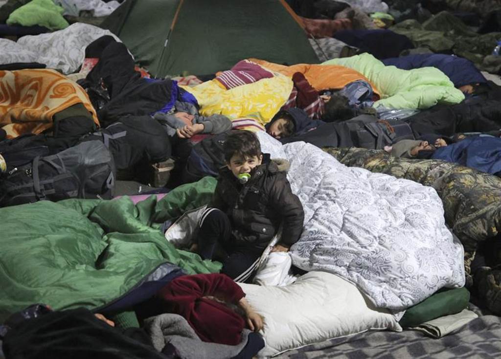 明斯克当局表示，白俄与波兰边界一个临时移民营地已清空，400多名未能越界进入欧盟的伊拉克人也已搭机返回家乡。（图／美联社）(photo:ChinaTimes)