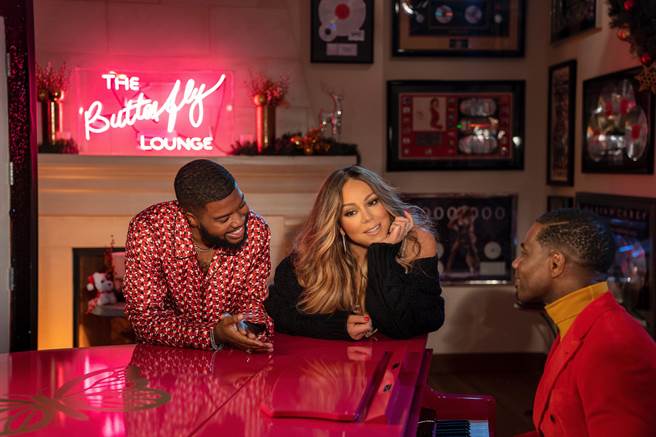 ↑玛丽亚凯莉联手凯利德与柯克富兰克森联手打造〈Fall in Love at Christmas〉。（Apple TV＋提供）