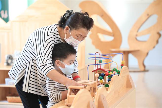 后里亲子馆19日热闹开幕。（陈淑娥摄）