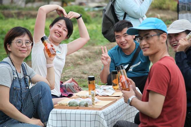 参山国家风景管理处举办铜锣杭菊秋季一日轻旅行。（参山处提供／谢明俊苗栗传真）