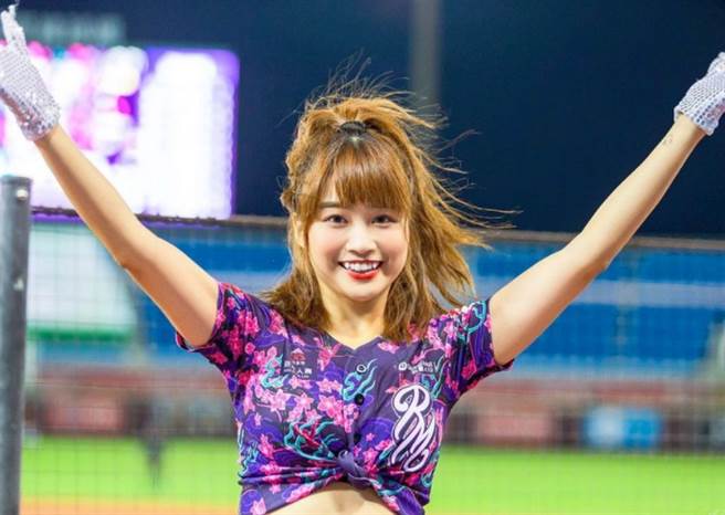 乐天女孩陈伊。(图/ 摘自陈伊IG)