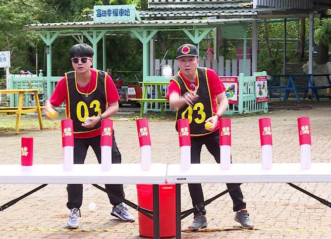 赵正平（右）跟李易对战时，一开始表现不错。（台视提供）