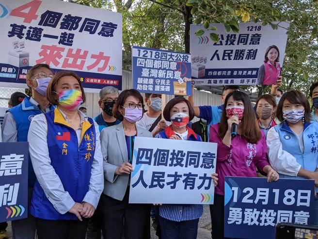 國民黨高雄民主街講，19日在博愛、大順路口宣講。（曹明正攝）