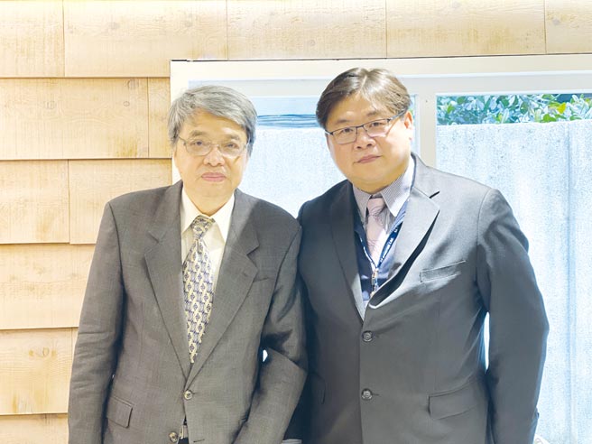 耕兴副董事长王新添（左）及总经理室特助周炜哲（右）。图／业者提供