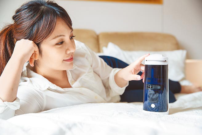 在最靠近自己的距离内，有个Purus air i智慧空气清净机，可随时随地安心呼吸的微气候，享受在身边的好空气。图／Purus提供