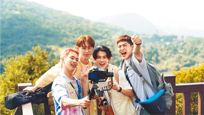 林煒傑（左起）、郭宇宸、林暉閔與黃新皓在《基因決定我愛你》首挑大梁。（達騰娛樂提供）