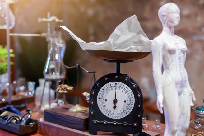 安稳气血、强化免疫少感冒 中医推荐2招 在家就可做。(示意图/Shutterstock)