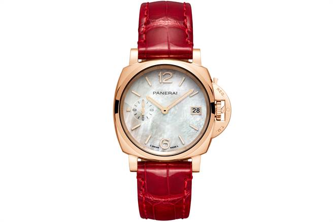 沛纳海Luminor Due-38mm系列专为女性打造的Luminor Due Madreperla腕表，PAM01280沛纳海Goldtech™红金款，珍珠母贝表盘搭红色鱷鱼皮表带。（图/PANERAI提供）