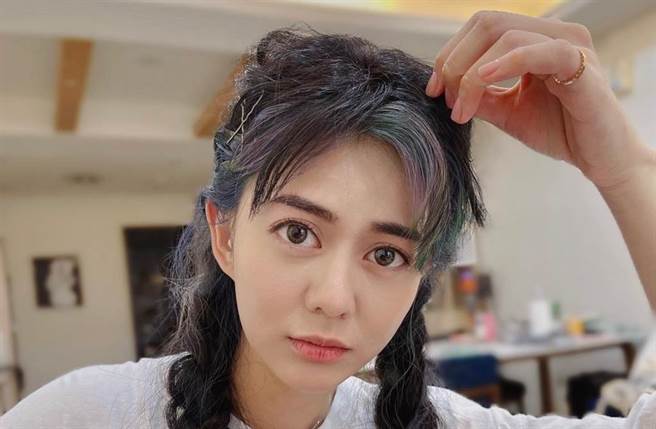 YouTuber白痴公主以无厘头风格深受网友喜爱。（图／白痴公主脸书）