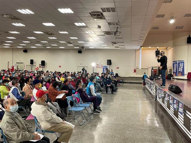 国民党副主席连胜文今（20日）上午9时许出席「国父建党127周年党庆表扬晋龄党员暨1218反莱猪公投说明会」。（叶书宏摄）