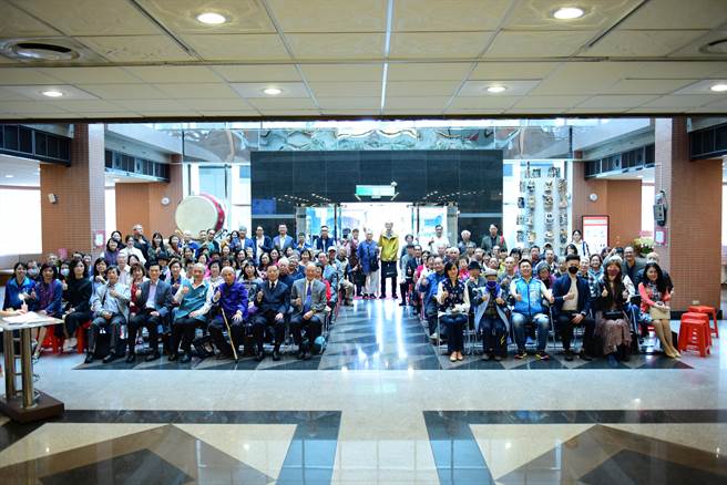 新北市文化局举办的「杰阁铸华章－连胜彦诗书展」今（20）日在新庄文化艺术中心开幕。（文化局提供）