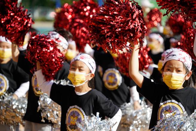 葳格国际学校小学部北屯校区举办3周年校庆活动暨运动会，学生发挥创意巧思、拚造型，现场气氛热闹。(校方提供／林欣仪台中传真)