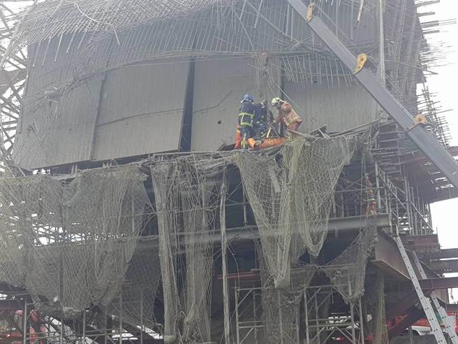 捷運三鶯線新北市三峽區佳福路、佳興路口工地今（20日）傳出工安意外，造成工人3死2傷。（翻攝畫面）