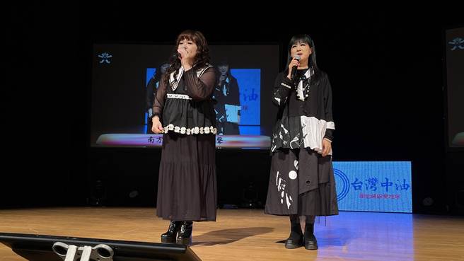 南方二重唱和声悠扬悦耳，一曲秋蝉也让台下跟着唱。（旺旺文教基金会提供／邱立雅竹市传真）