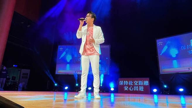 木工歌手陈思玮选秀比赛出身，此次带来多首眾人耳熟能详的好歌。（旺旺文教基金会提供／邱立雅竹市传真）