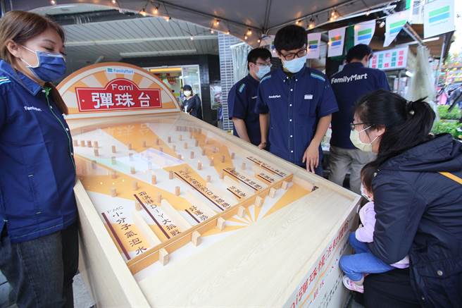 中华文化总会盼透过活动，邀请民眾用正面力量支持万华、振兴万华，重新感受万华独有的温暖人情味。（张铠乙摄）