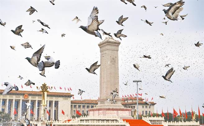 从12月15日起，参观北京天安门广场必须事先预约。（新华社）