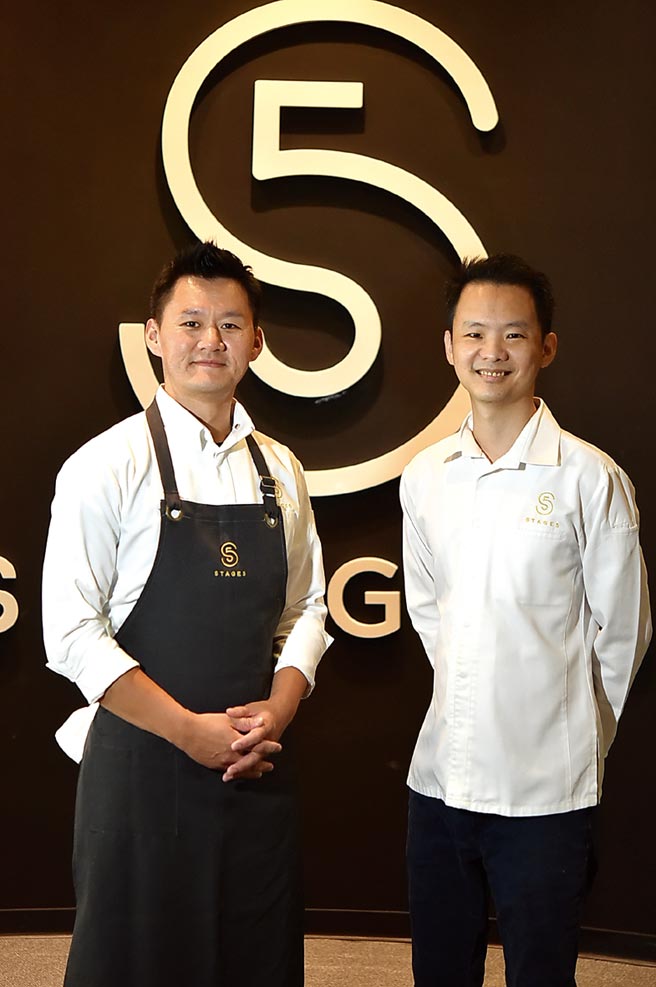 高雄〈Stage 5〉餐厅营运总监蔡中和（右）力邀Jason王廷翔加入团队担任餐厅主厨。图／姚舜