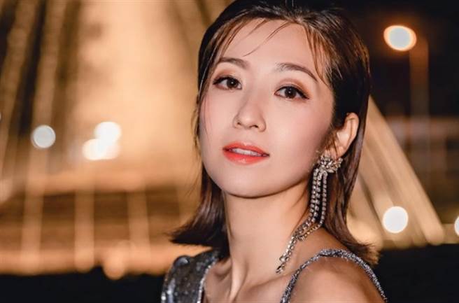 陈自瑶登上TVB红毯造型让粉丝惊艷。（图/陈自瑶IG@chenchiyiu）